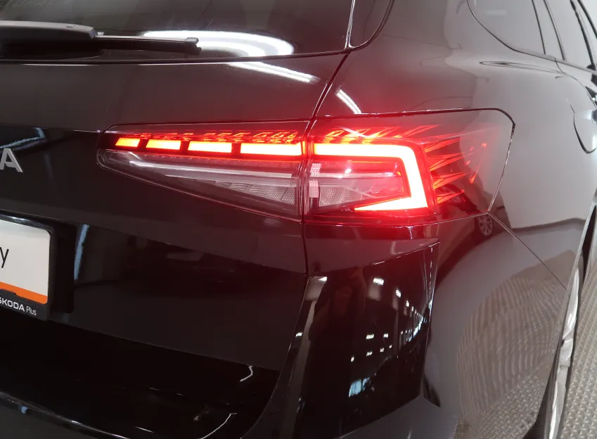 Škoda Superb SELECTION 2.0TDI 110KW DSG CANTON LED MATRIX