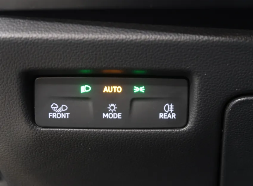 Škoda Superb SELECTION 2.0TDI 110KW DSG CANTON LED MATRIX