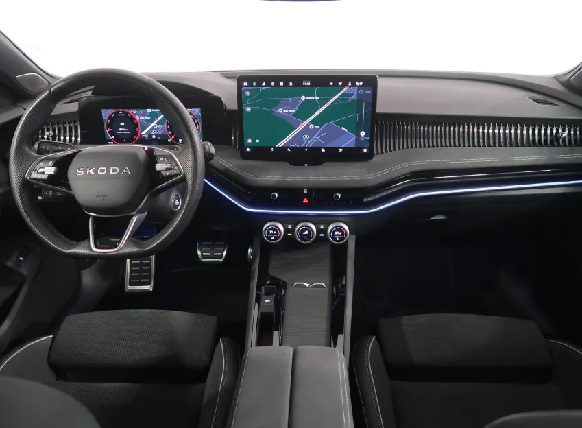 Škoda Superb SPORTLINE 2.0TDI 110KW DSG WEBASTO TAŽNÉ CANTON