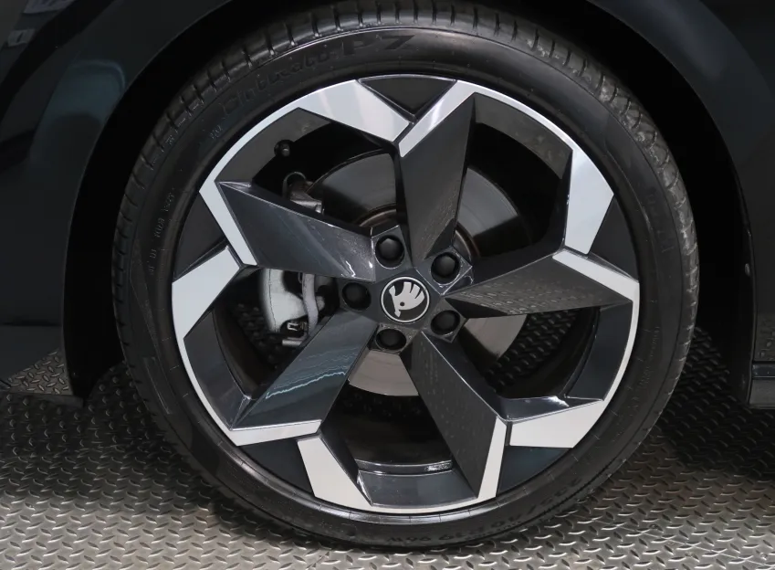 Škoda Superb SPORTLINE 2.0TDI 110KW DSG WEBASTO TAŽNÉ CANTON