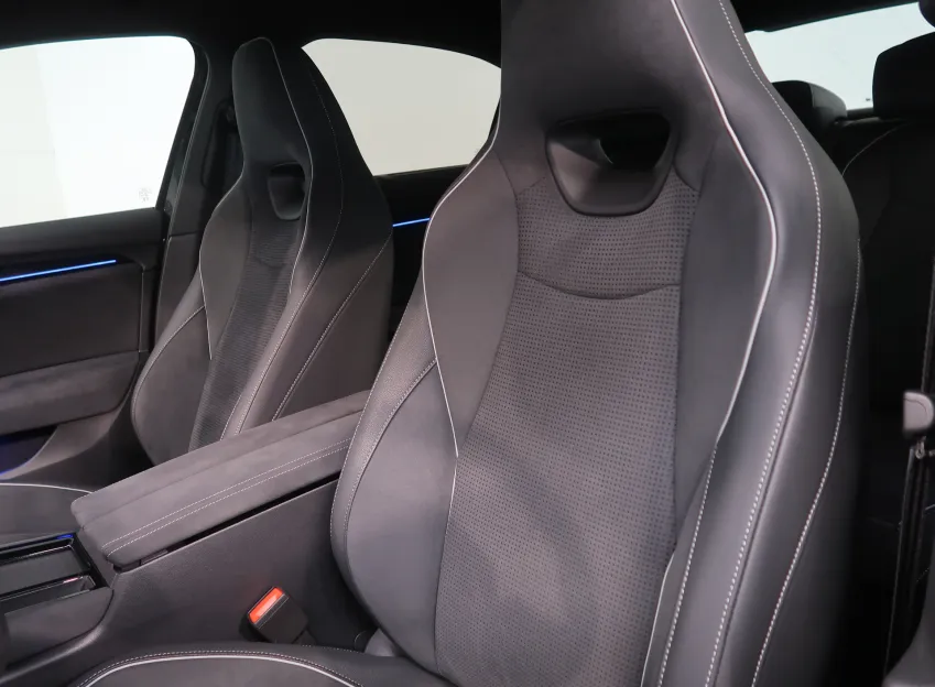 Škoda Superb SPORTLINE 2.0TDI 110KW DSG WEBASTO TAŽNÉ CANTON