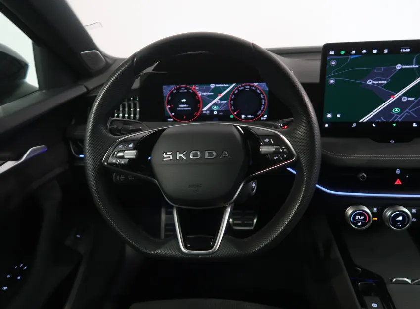 Škoda Superb SPORTLINE 2.0TDI 110KW DSG WEBASTO TAŽNÉ CANTON