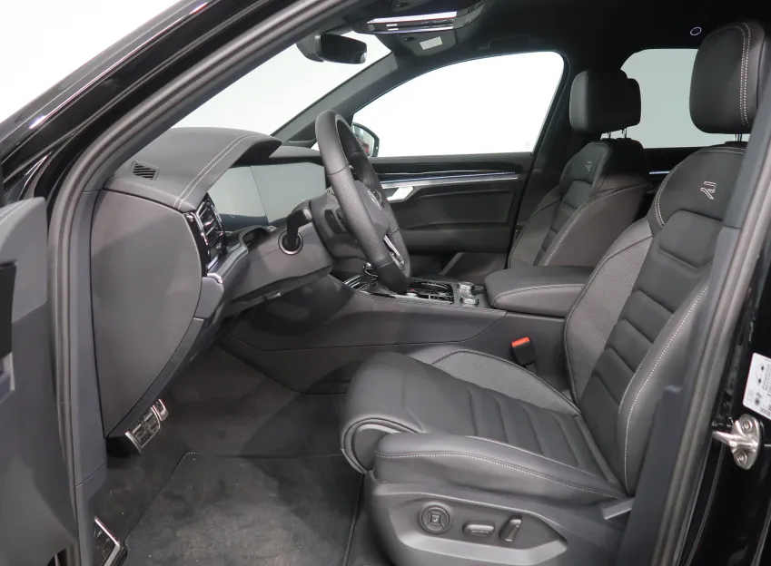 Volkswagen Touareg R-LINE V6 3,0TDI 170 KW 4MOTION