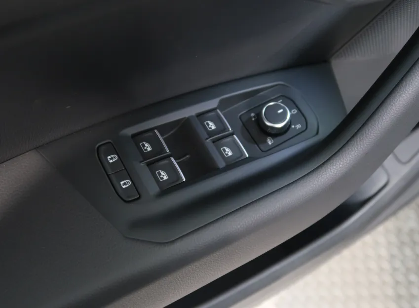 Volkswagen Touareg R-LINE V6 3,0TDI 170 KW 4MOTION