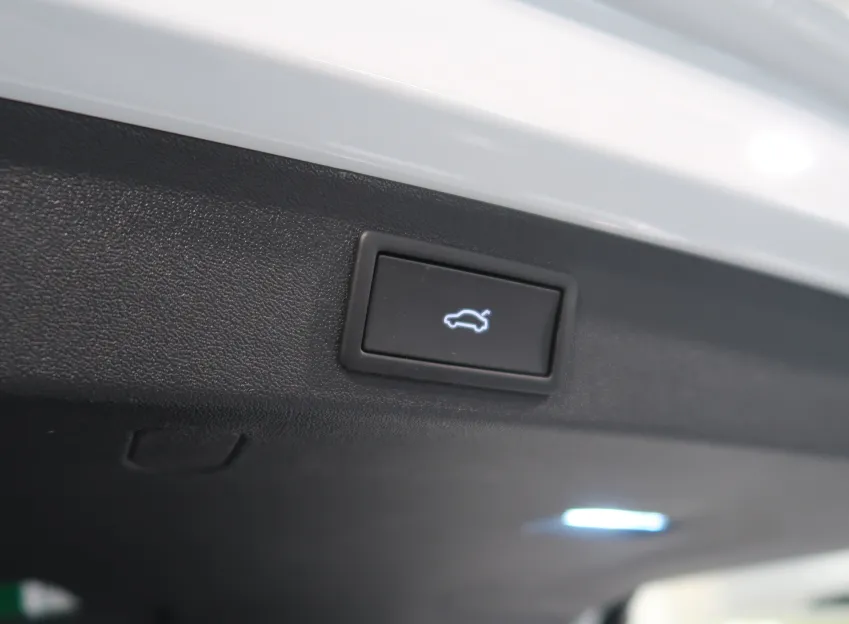Škoda Kodiaq RS 2.0TSI 195KW 4x4 DSG WEBASTO TAŽNÉ CANTON HUD P