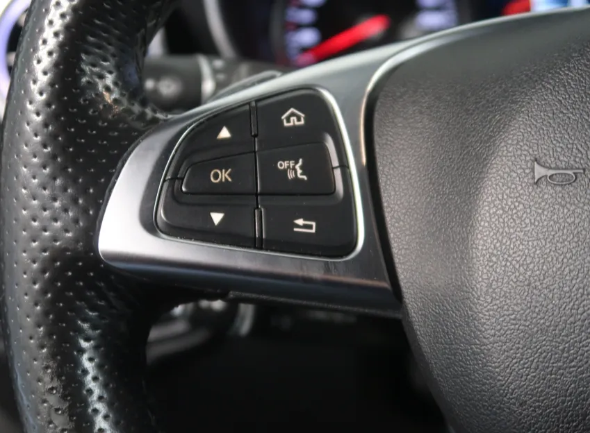 Mercedes-Benz GLC AMG 350D 190KW 4x4 TAŽNÉ BURMASTER NAVI WEBASTO