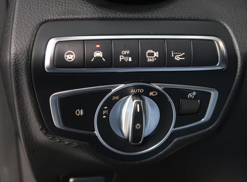 Mercedes-Benz GLC AMG 350D 190KW 4x4 TAŽNÉ BURMASTER NAVI WEBASTO