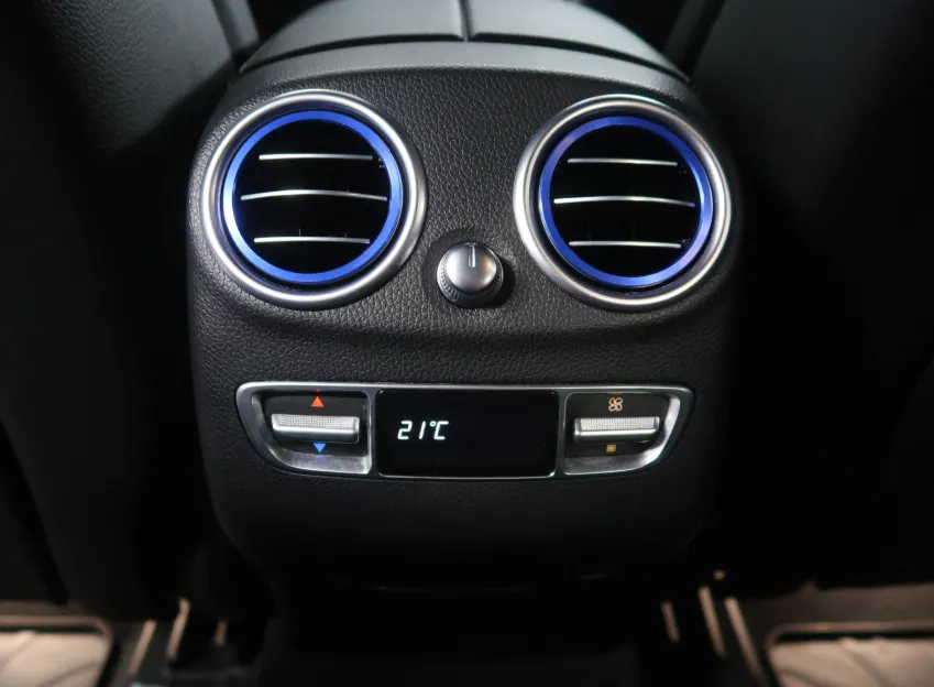 Mercedes-Benz GLC AMG 350D 190KW 4x4 TAŽNÉ BURMASTER NAVI WEBASTO
