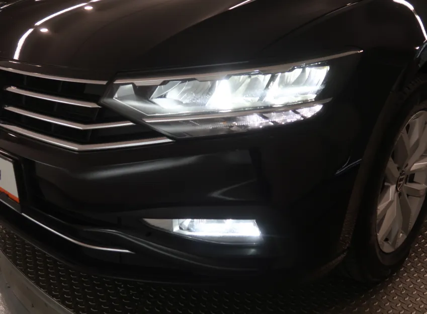 Volkswagen Passat BUSINESS PREMIUM 2.0TDI 110KW TAŽNÉ NAVI