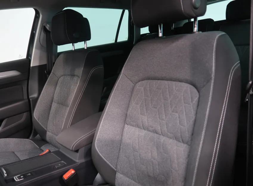 Volkswagen Passat BUSINESS PREMIUM 2.0TDI 110KW TAŽNÉ NAVI