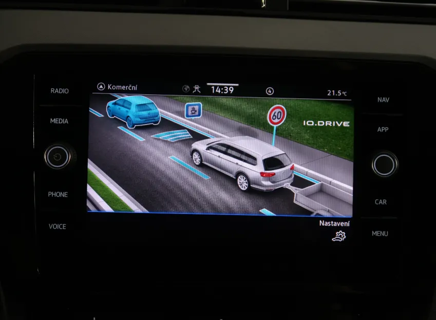Volkswagen Passat BUSINESS PREMIUM 2.0TDI 110KW TAŽNÉ NAVI