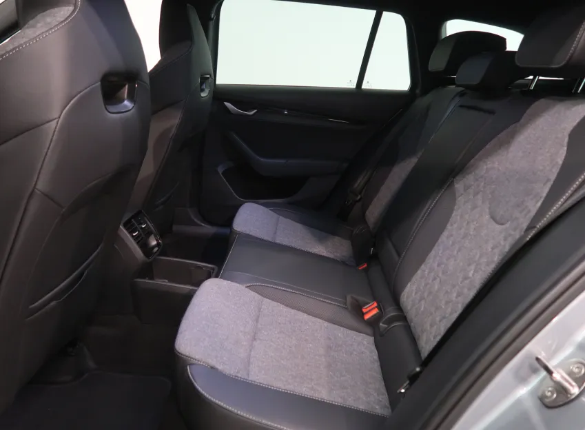 Škoda Octavia SPORTLINE 2.0TDI 110KW DSG TAŽNÉ NAVI
