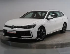 Volkswagen Passat R-LINE 1.5TSI 200KW eHYBRID WEBASTO TAŽNÉ
